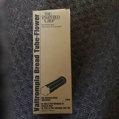 The Pampered Chef - Valtrompia Bread Tube - Flower #1550 Unused - Open Box