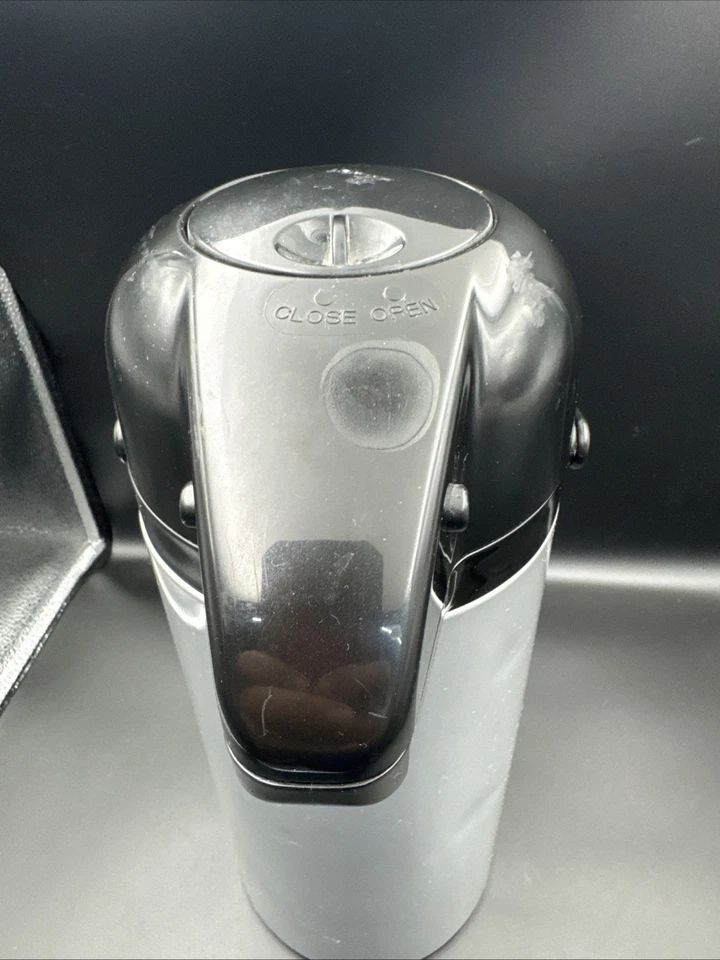 Dispensador de bebidas Zojirushi 2,2 L Air Pot giratorio AAPE-22SB Foto 3 de 4