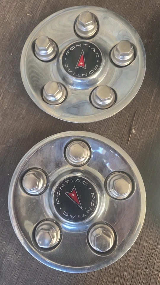 4 tapacubos centrales de rueda cromados Pontiac Grand Am OEM 02 03 04 05 9593499 usados  Foto 3 de 4