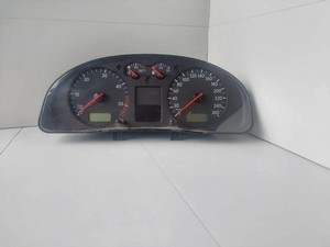 VW PASSAT B5 3B2 Kombiinstrument 3B0920820A 1.89 Diesel 81kw 1999 31449014