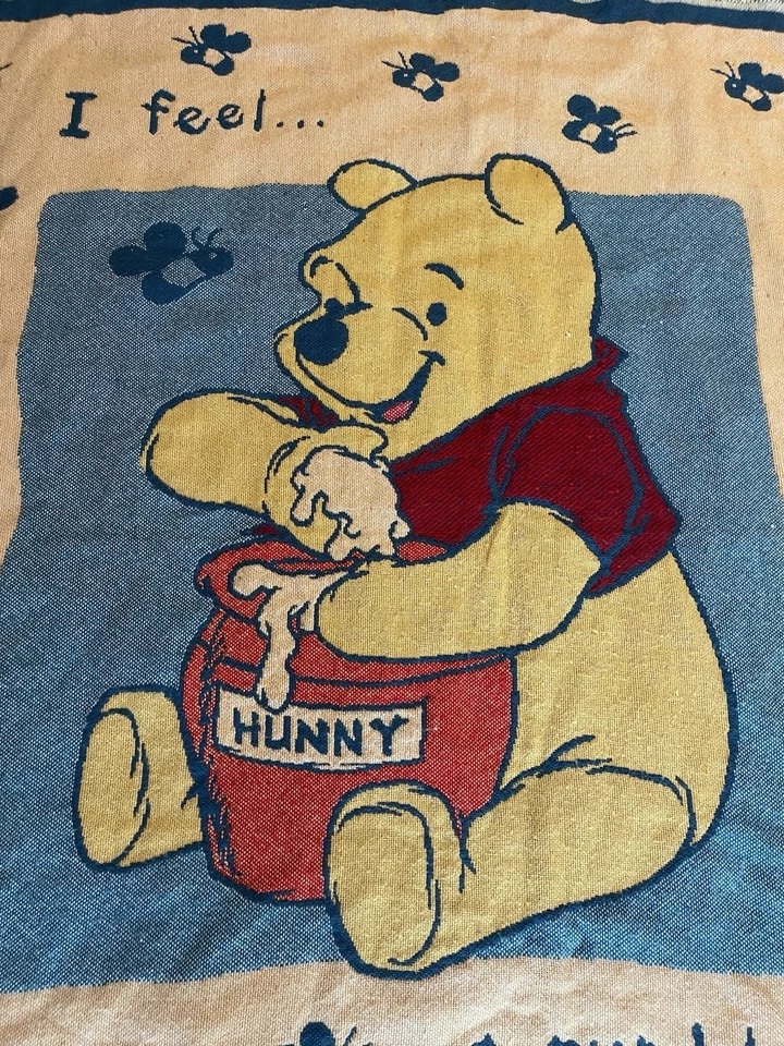 Manta Beacon Disney Winnie the Pooh manta usada Rumbly In My Tumbly Foto 3 de 4