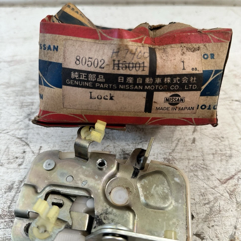 Nuevo OEM Nissan 80502H7400 ACTUADOR DE CERRADURA DE PUERTA LATERAL DERECHA 1972-79 camión Datson 620 Foto 4 de 4
