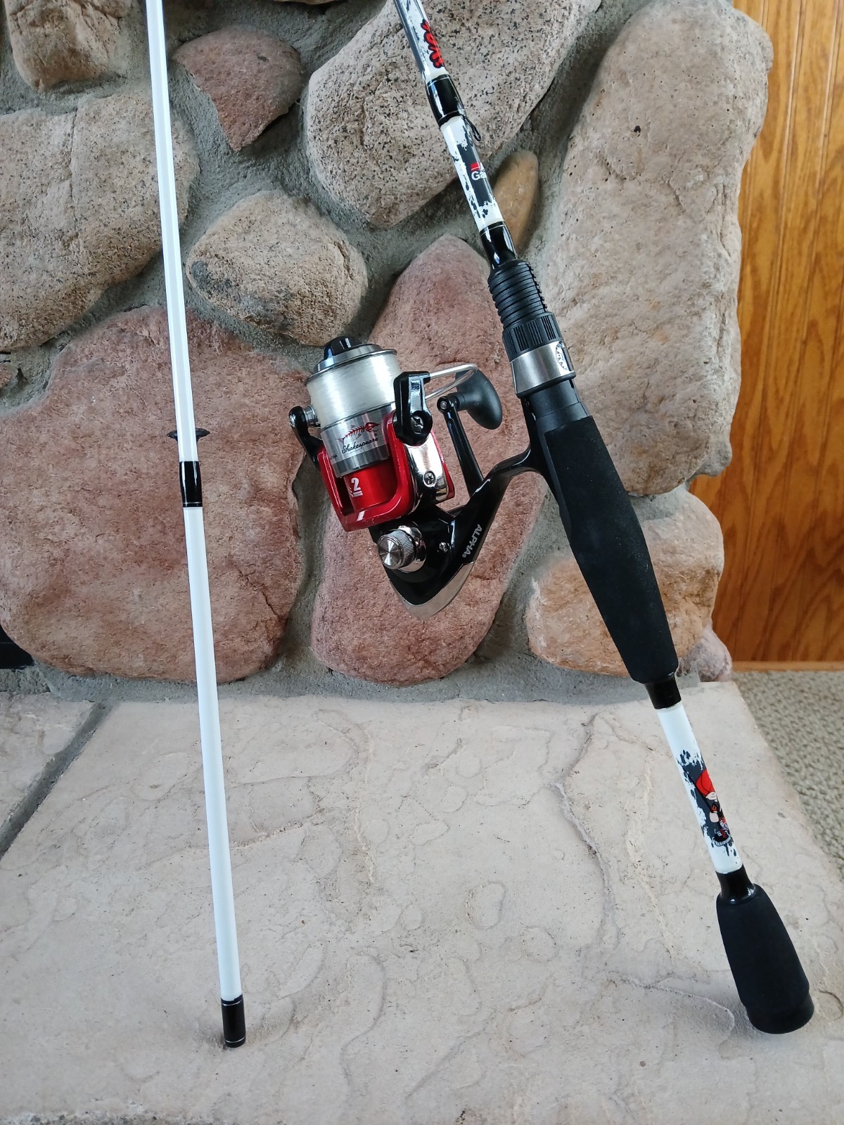 New Abu Garcia"IKE" 2 PC. Fishing Pole Shakespeare 3500 Reel