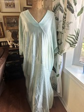 VTG 1970s VANITY FAIR Caftan Green Large Nightgown Kaftan Flaw