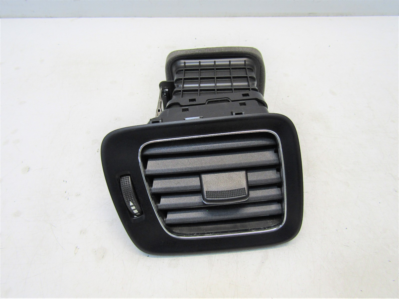 KIA CEED SW 2016-2018 NEARSIDE PASSENGER LEFT FRONT DASHBOARD AIR VENT     #1763