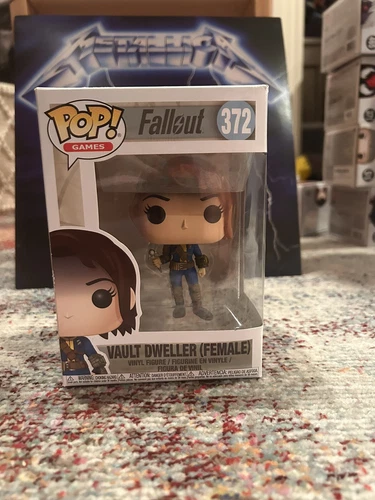 Funko Pop! Vinyl: Fallout - Vault Dweller (Female) (w/ Stimpack) #372