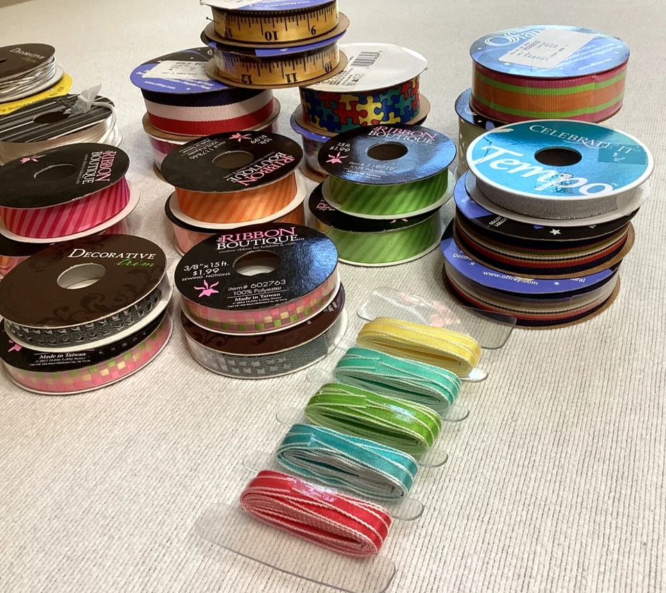 Vintage Ribbon Spools Patterned Satin Lot Of 24 Plus 5 Spools Of Cord NEW - Image 3 of 4