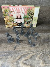 CLASSIC TOY SOLDIERS WWII 12 Gray Soldiers German Infantry 