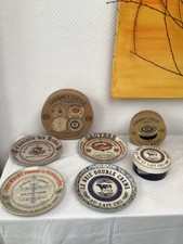 Zestaw 4 talerzy deserowych zdobionych etykietami na ser i cieplnym topem od Gourmet Cheese