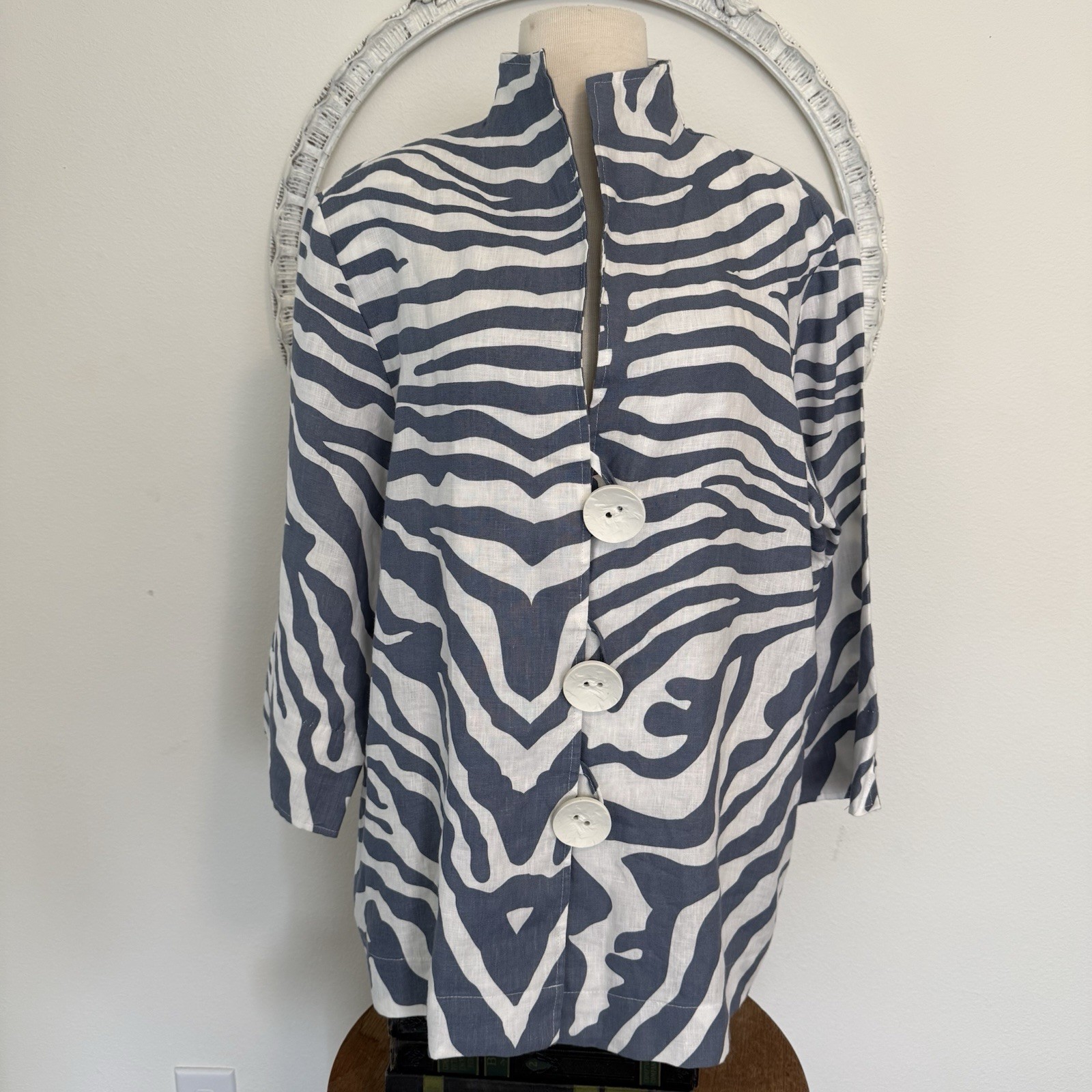 Tunica in lino pony dipinta camicia blusa giacca zebrata grigio bianco bottoni USA XL