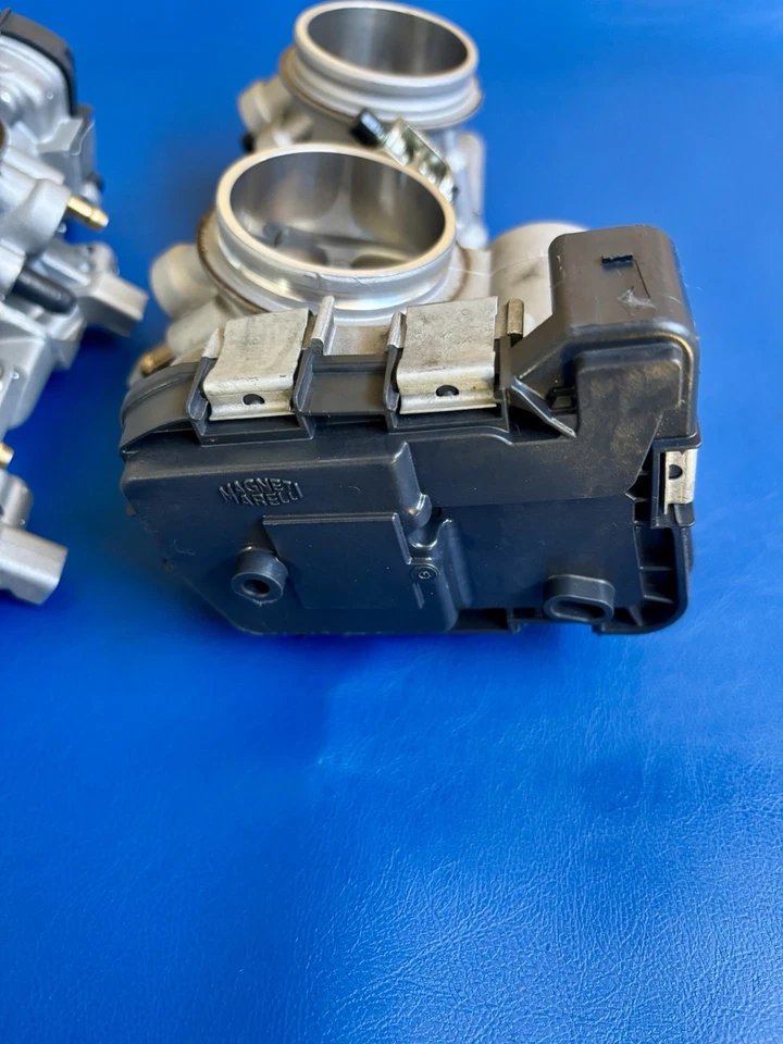 Carrocerías de acelerador Aprilia RSV4 RR 16 2015-2016 carrocería desnuda Foto 2 de 4