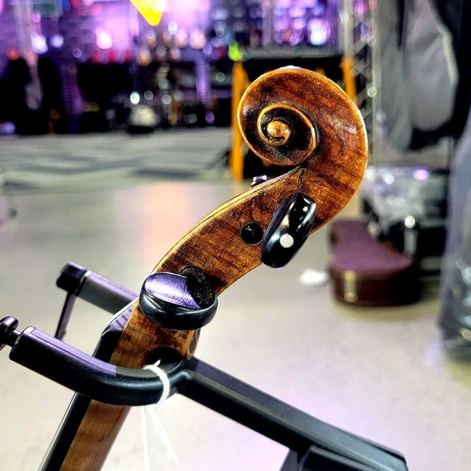 Rare Baroque Violin Labeled Andrea Guarneri 1604 - Grafted - Image 4 of 4