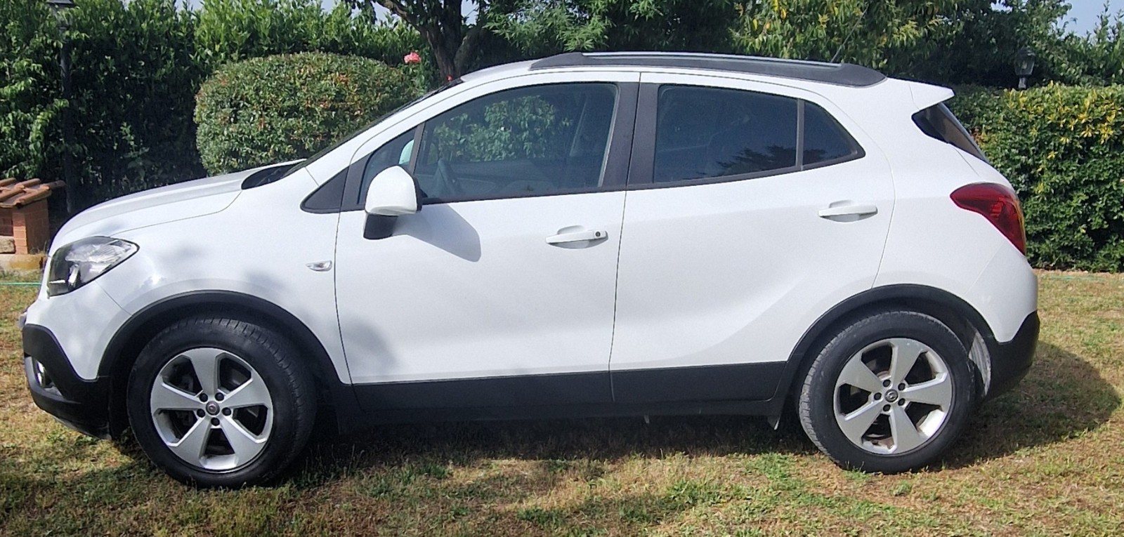 privato vende Opel Mokka 1,6 benzina start&stop ,bianca, dicembre 2014,km99000c