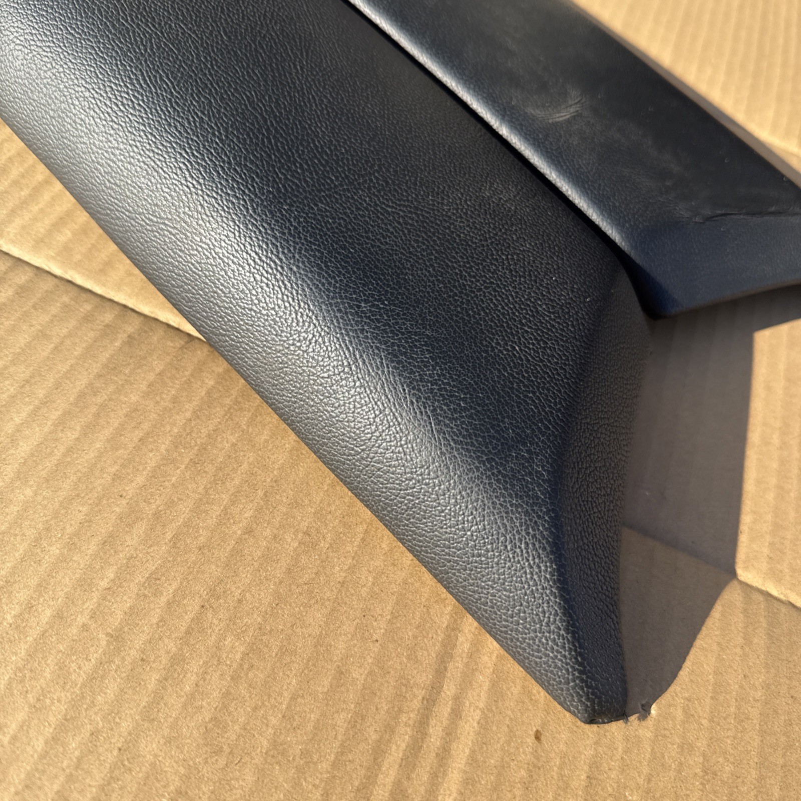 Maserati Ghibli 2014-2022 Front Lower Center console lid Black