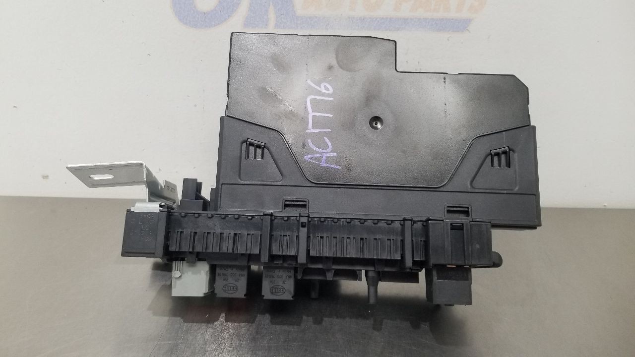 11 MERCEDES BENZ SLS AMG C197 SIGNAL ACTIVATION SAM CONTROL MODULE 1979060105