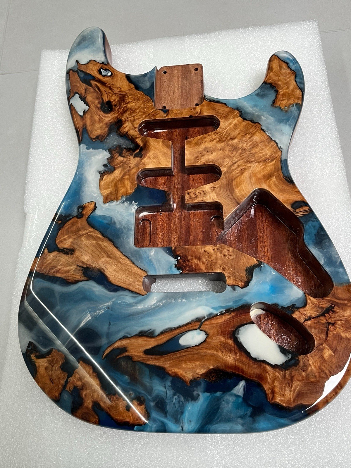 Corpo chitarra elettrica 5A SSH in mogano con resina