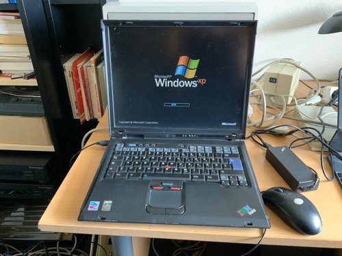 Laptop IBM ThinkPad R52 mit Windows XP und passendem Netzteil - Bild 2 von 7
