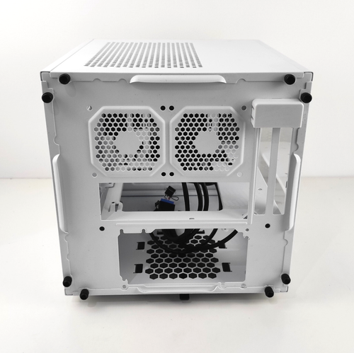 Thermaltake Core V1 White Snow Edition Mini-ITX Cube Case with Window - Picture 9 of 13