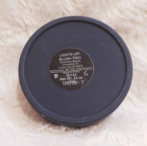 SMASHBOX Lights Up! Blush Trio pressed face powder full size .33 oz / 9.5 g NEW - Picture 4 of 4