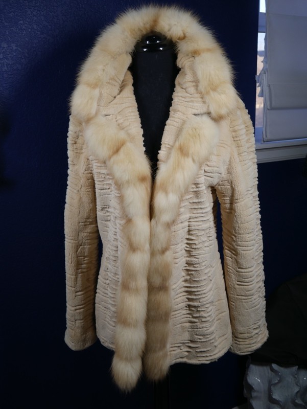 Stunning Buttercream Sheared Mink & Golden Sable Fur Coat Jacket