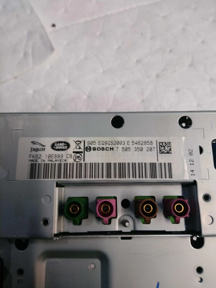 Pantalla de infoentretenimiento central delantera usada se adapta a: Land Rover Range Rover Sport D 2015 Foto 2 de 4