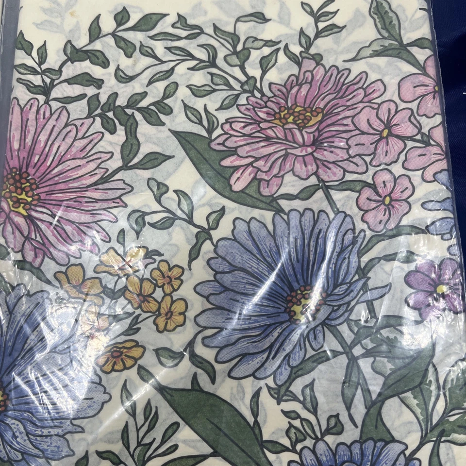 Cubierta de mesa vintage 1991 Kara Party House flores 54 X 96 NOS 3 PIEZAS azul marfil Foto 4 de 4