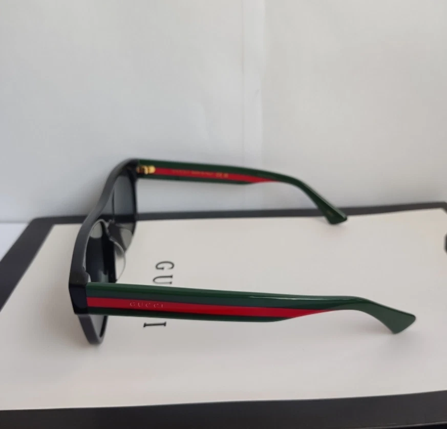 Auténticas gafas de sol Gucci GG0340S NEGRAS DELANTERAS NEGRAS/VERDES/ROJAS RAYAS grises LENTES Foto 3 de 4