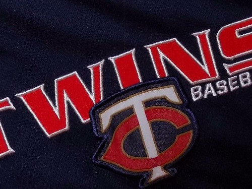 $45 Minnesota Twins Camiseta Hombre Rendimiento Cuello en V Nueva con Etiquetas - Imagen 2 de 5