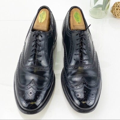 Vintage Florsheim Men display picture 1