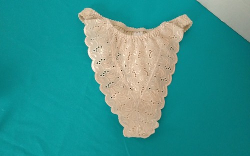 Panties Vintage Mervyn's Partners 90's Flutter Full Lace Thong Beige NEW - Picture 8 of 11