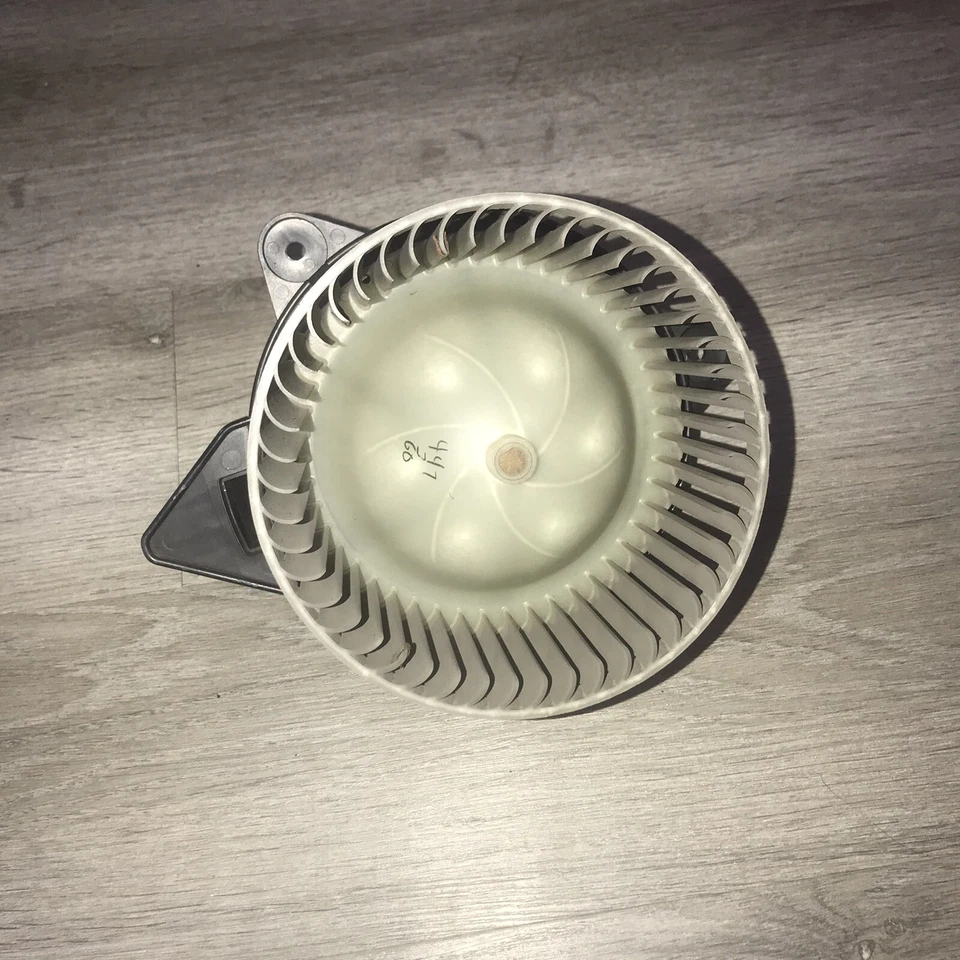 Motor de ventilador HVAC dianteiro VDO PM9275 Dodge Durango - Imagem 4 de 4