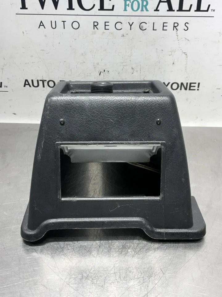 Geo Tracker Suzuki Sidekick 1989-1998 consola central portavasos bisel de ajuste OEM Foto 4 de 4