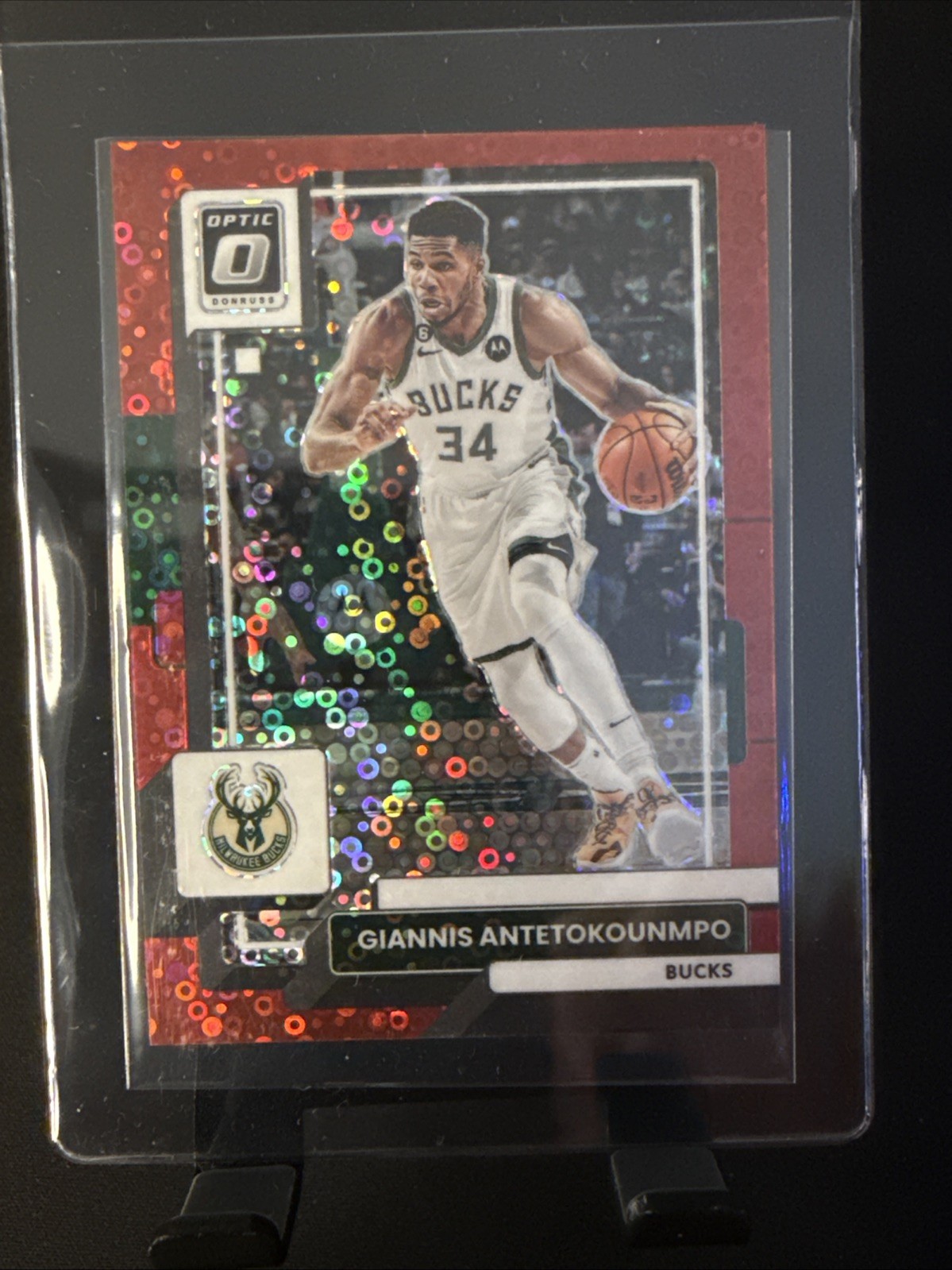 2022-23 Donruss Optic - Giannis Antetokounmpo #75 Red Fast Break Prizm /75