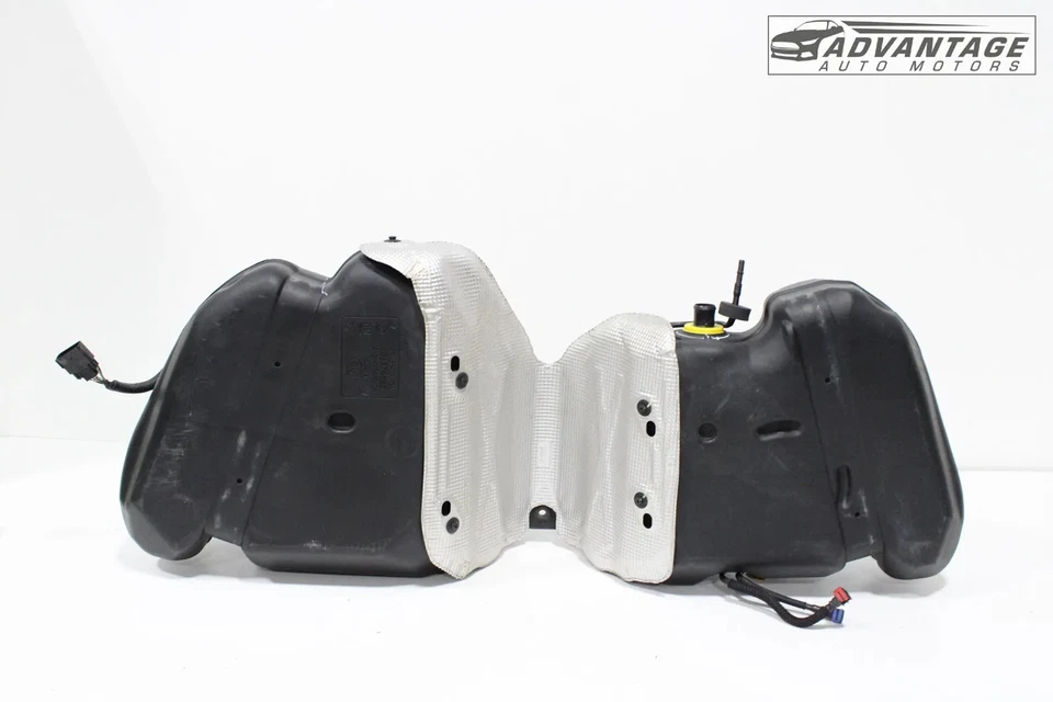 Chevrolet Camaro 2021-2024 2,0 L tracción trasera llenado de combustible depósito de tanque de gasolina 84803250 OEM Foto 4 de 4