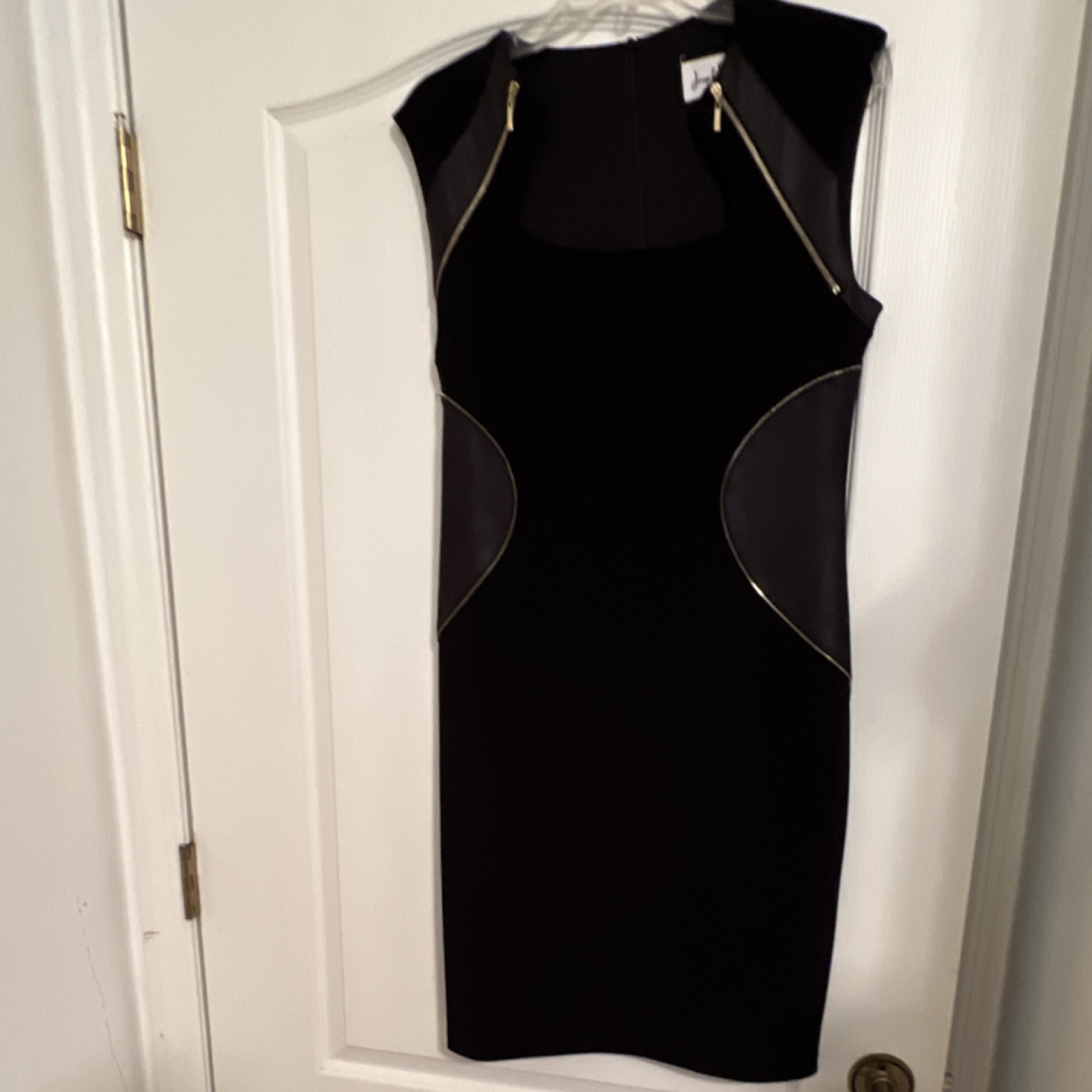 Joseph Ribkoff Black Solid Sheath Dress Sleeveless Round Neck Zip Knee Size 10