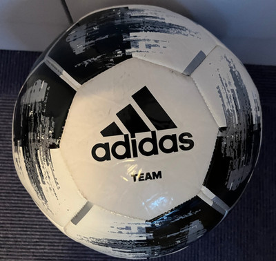 adidas Fussball Team Glider CZ2230, ungenutzter Artikel