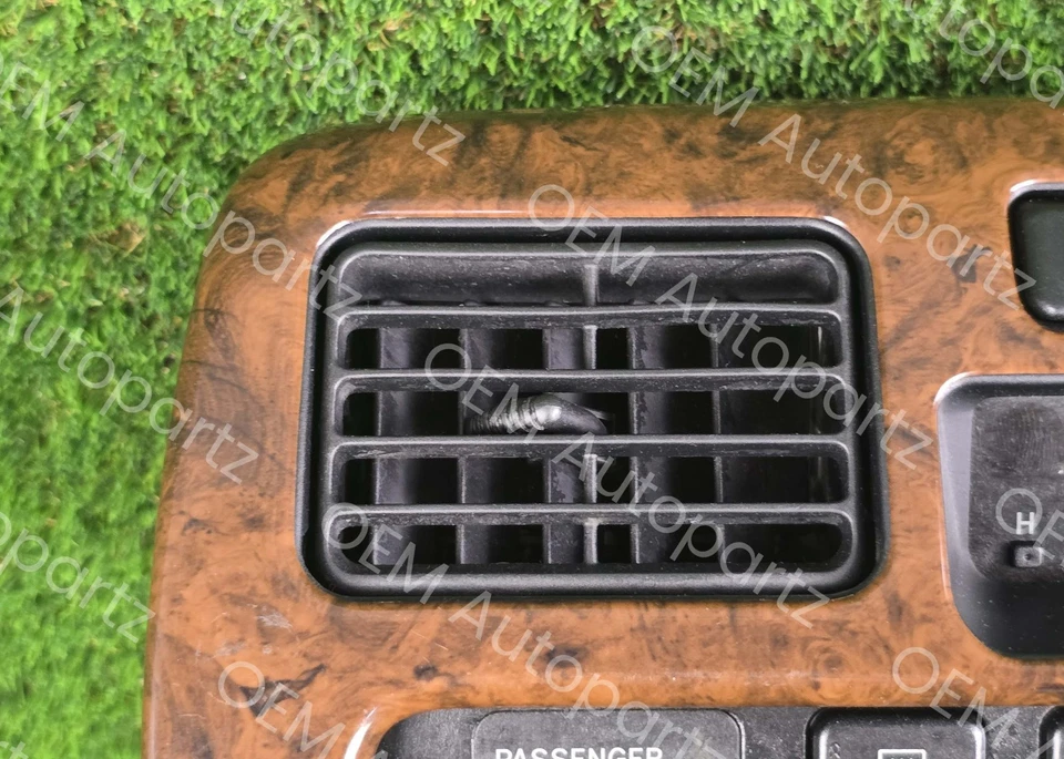 Toyota Hilux Surf 1999-2002 Dash Radio Trim Bezel Air Vent Oem JDM Used RHD - Image 3 of 4