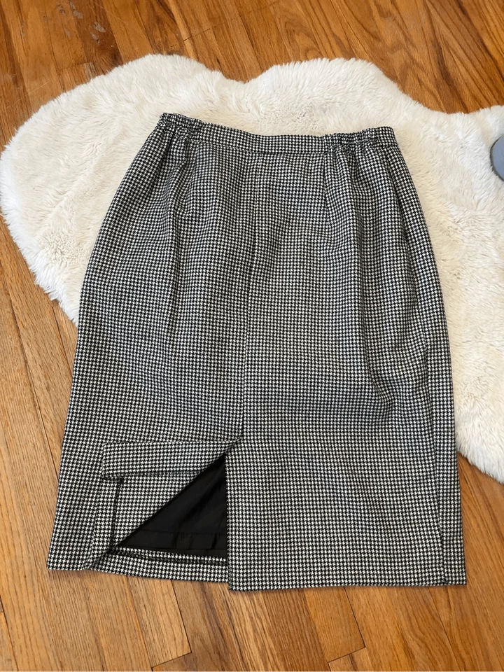 Falda midi vintage años 80 Leslie Fay mezcla de lana pata de gallo negra/blanca Foto 2 de 4