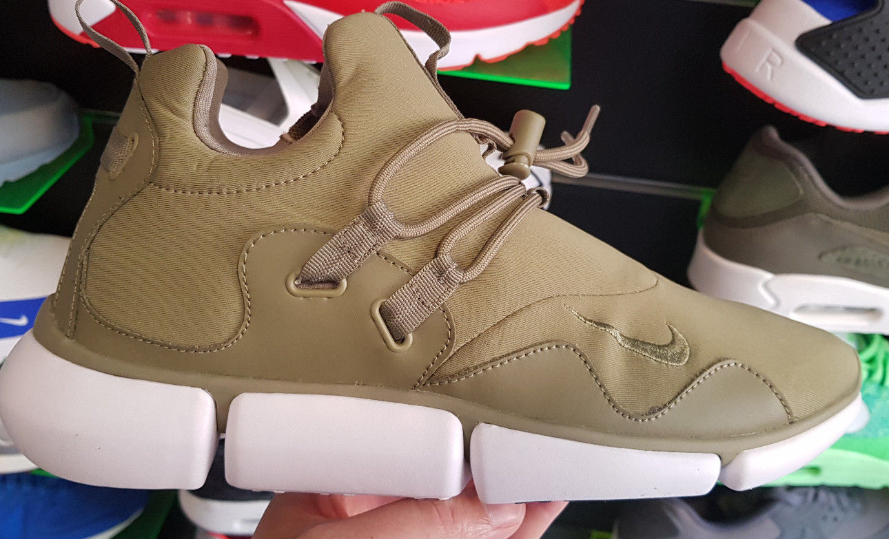 NIKE POCKET KNIFE DM Gr 42,5 OLIVER/WEIß NEU SCHUHE NIKE POCKET KNIFE DM Gr 42,5 OLIVER/WEIß NEU SCHUHE