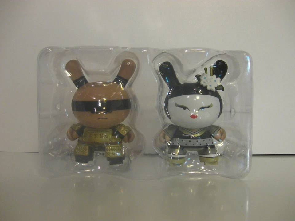Kidrobot HUCK GEE Gold Life KABUKI & KITSUNE Negro Dunny KR Vinilo FIRMADO Dúo Foto 3 de 4