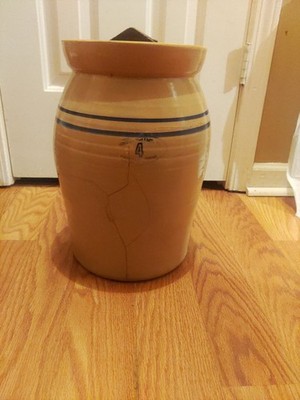 4 Gallon Marshall Pottery butter churn With Wooden Lid (Epoxy Repair)