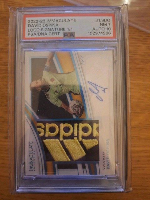 David Ospina 1/1 Auto + Player Worn Swatch Panini Immaculate