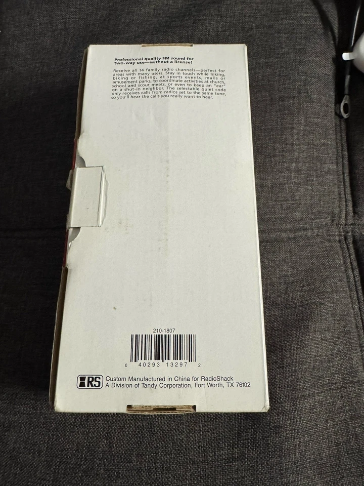Paquete de 2 transceptores FM personales Radio Shack 21-1807 de colección Foto 2 de 2
