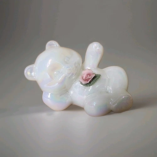 Vintage Fenton Teddy Bear White Iridescent With Flower Figurine