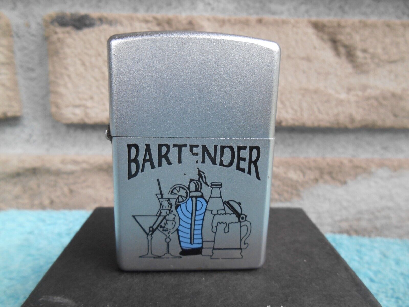 VINTAGE ZIPPO 2002 B-02 BARTENDER SATIN CHROME FLIP TOP CIGARETTE LIGHTER