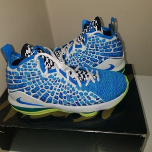 nike lebron azul