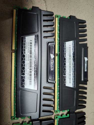 Corsair Vengeance 16GB (4x 16GB) DDR3 (PC3-12800) Memory Module CMZ16GX3M2A1600 - Picture 7 of 8