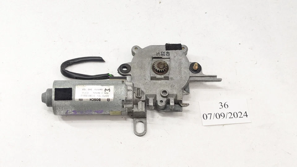 03-09 Mercedes-Benz E320 03-05 CLK320 Sliding Sunroof Sun Roof Motor A2038203142 - Image 3 of 4