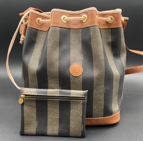 Fendi Pequin Bucket Bag Mon Tresor Leder Crossbody gestreift in Pecan