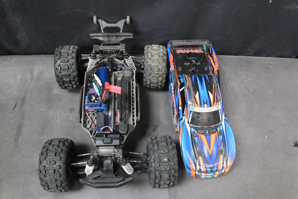 TRAXXAS 90376-4 STAMPEDE 4X4 BRUSHLESS VXL MONSTER TRUCK 376 - Image 3 of 4